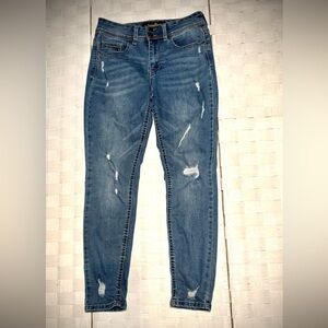 Indigo Rein Distressed Women's High Rise Curvy Blue Jeans. Size 7